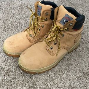 Work Boots: Size 11